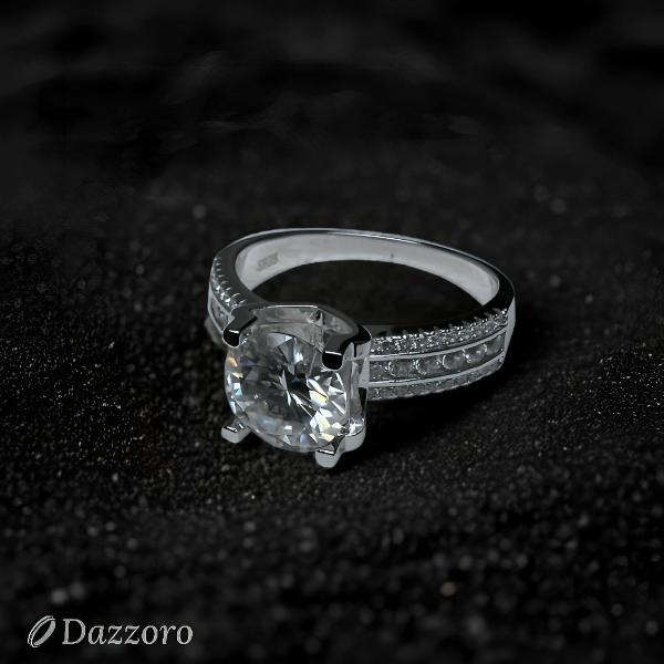 Aurora Gleam Moissanite Ring