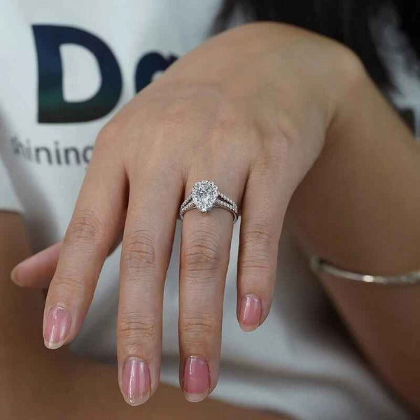 Solene Grace Moissanite Ring